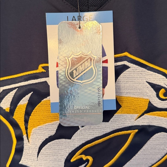 Nashville Predators pullover. - Picture 4 of 5
